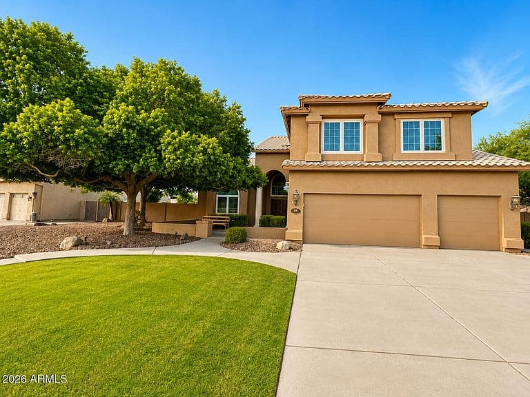 3820 E Amberwood Drive photo 2