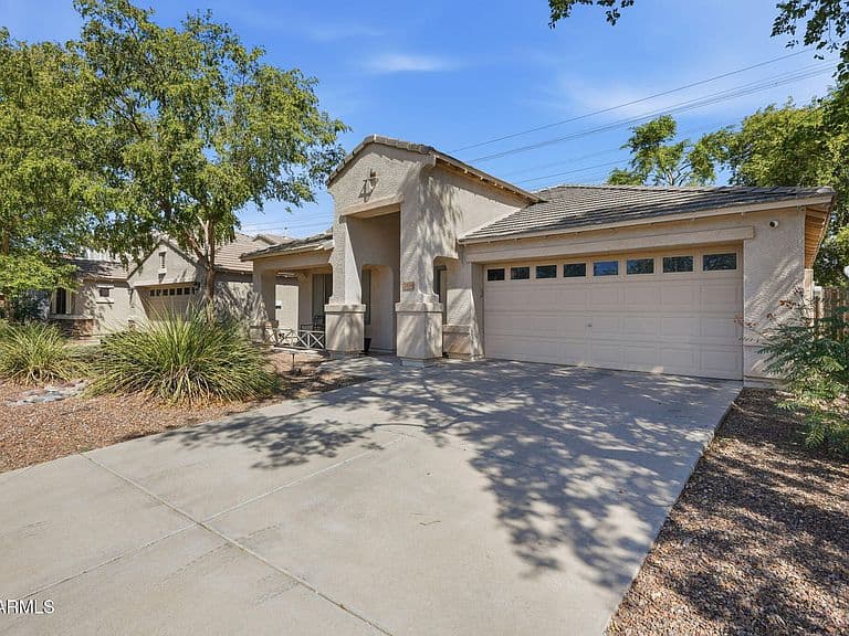 2834 E SAGUARO PARK Lane photo 3