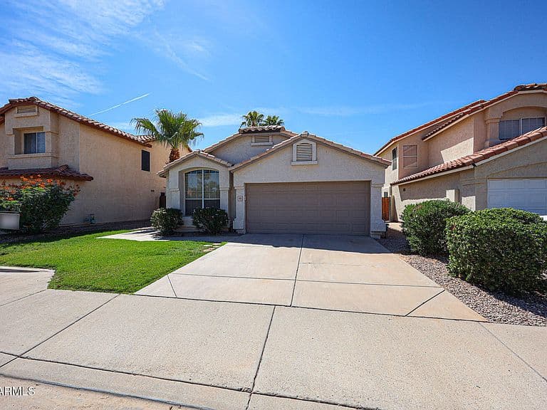 1183 W BLUEBIRD Drive photo 2