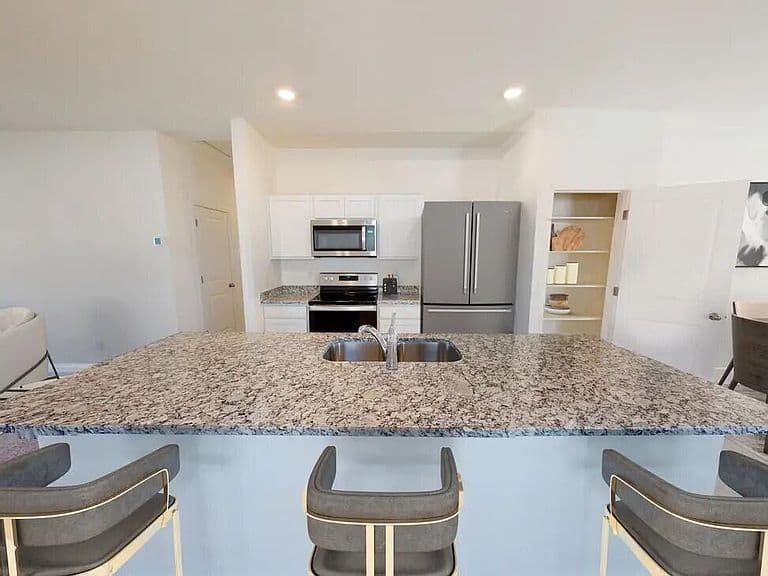 24112 W HUNTINGTON Drive photo 3