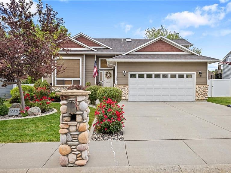 2030 Tanner Ln photo 1