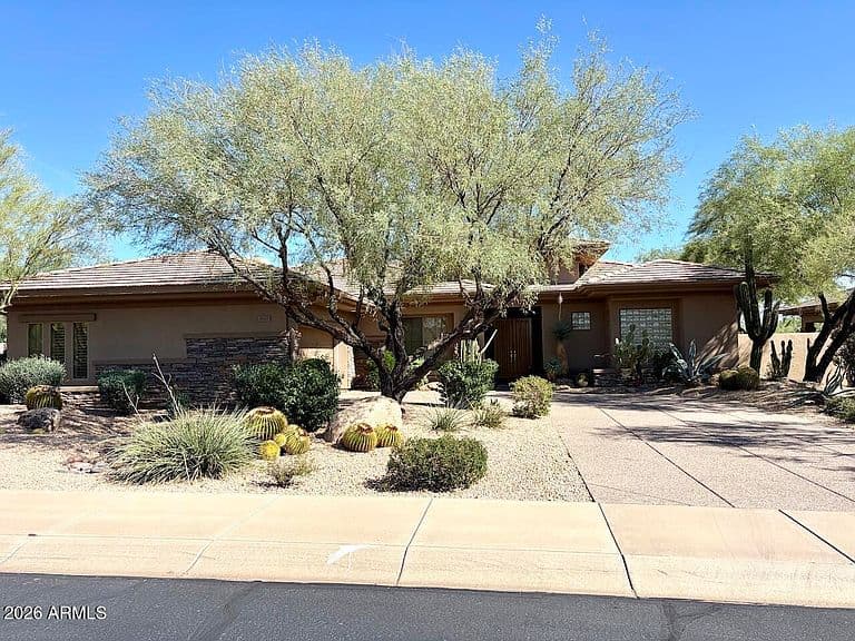 7467 E PASARO Drive photo 1