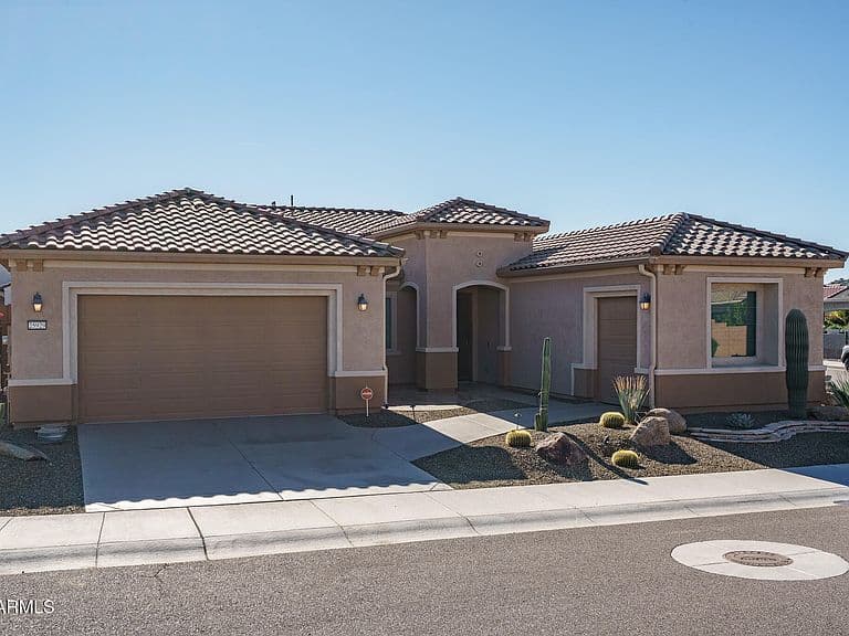25929 W TARO Drive photo 2