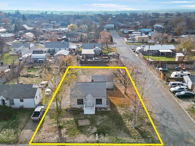 729 11th Ave N photo 3