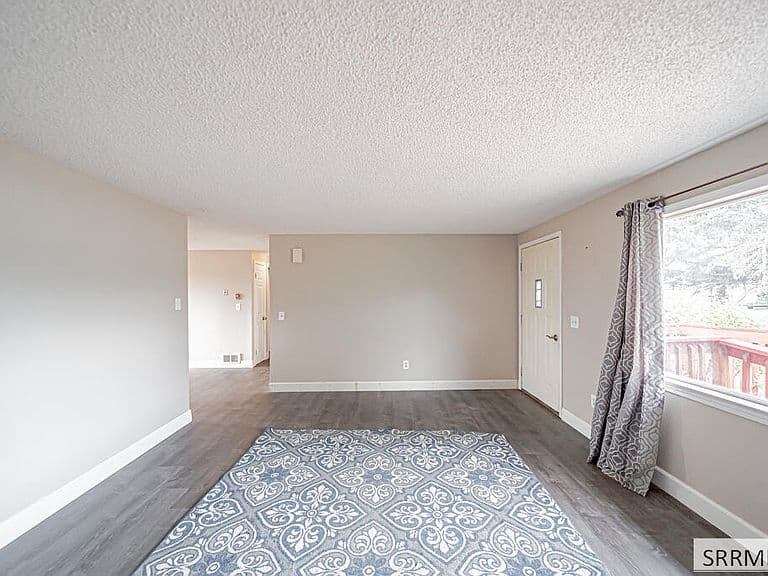 2418 Stace Cir photo 5