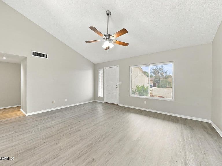 1350 E TONTO Lane photo 3