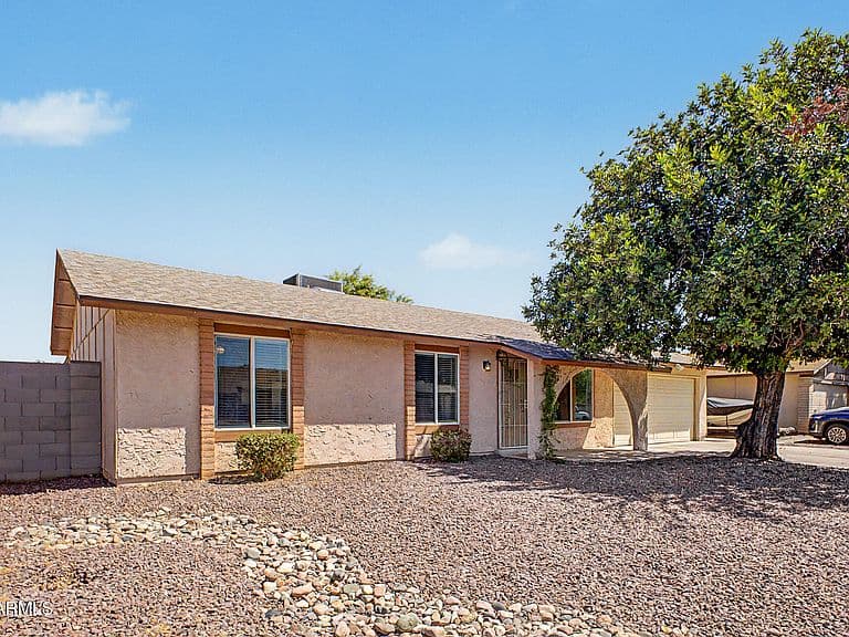 5210 W LUPINE Avenue photo 4