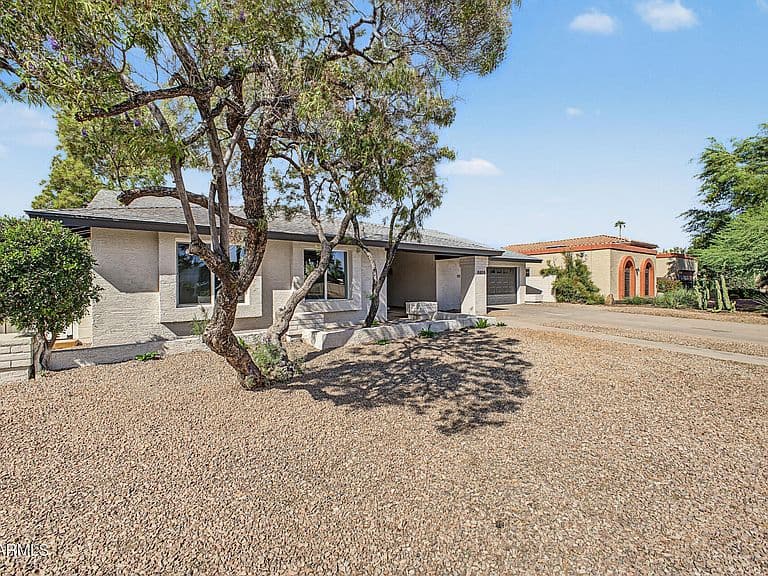8858 S Los Feliz Drive photo 5