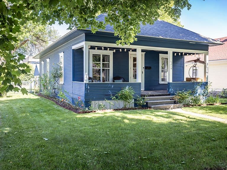 1019 2nd Ave W photo 2