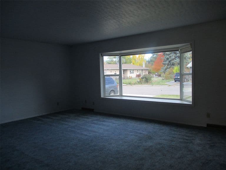 407 Harriet St photo 3