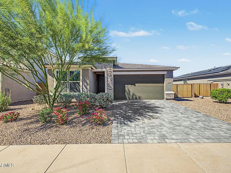 2028 E ESCONDIDO Place photo 2