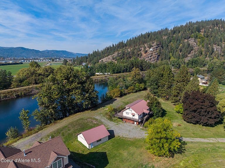 826 Riverdale Dr photo 5