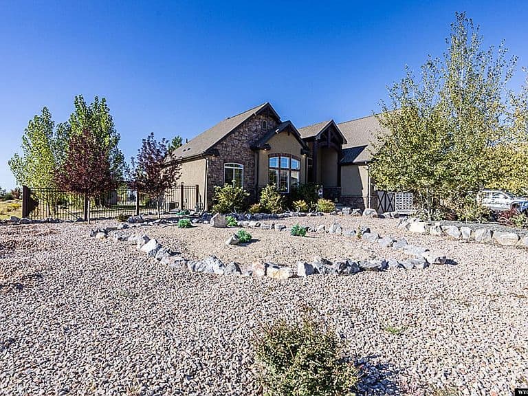 2940 Mustang Dr photo 2