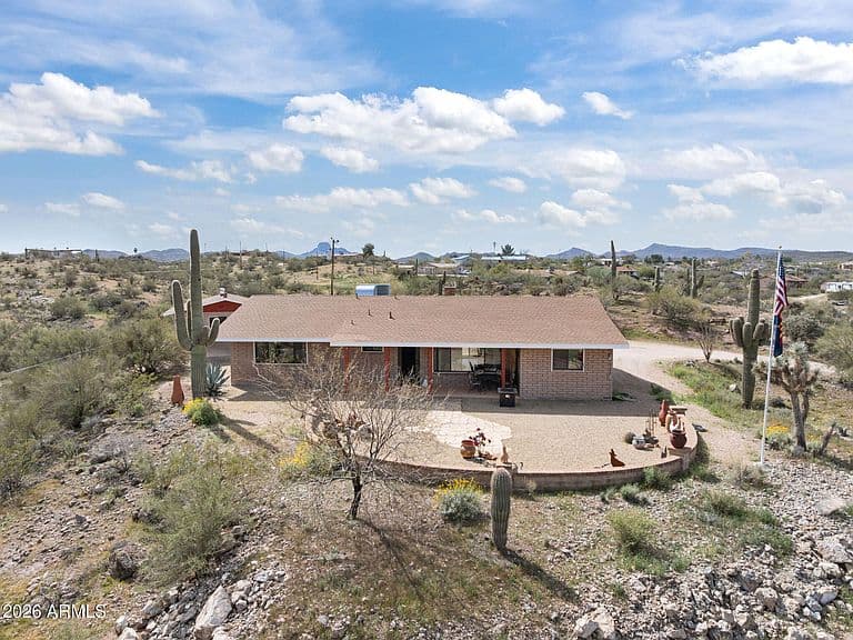 1605 S Corral Drive photo 2