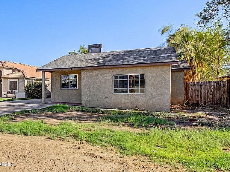 811 E EDISON Avenue photo 3