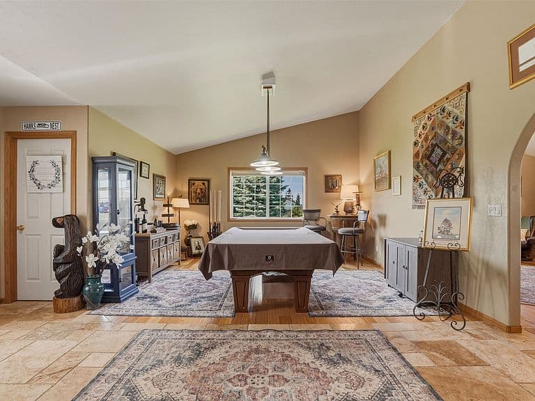 155 Edens Ln photo 3