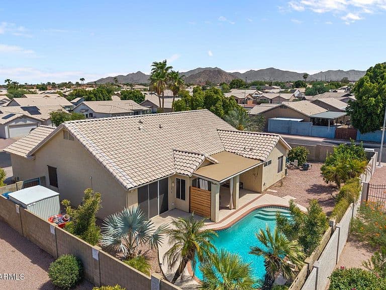 6305 E PALM Street photo 2