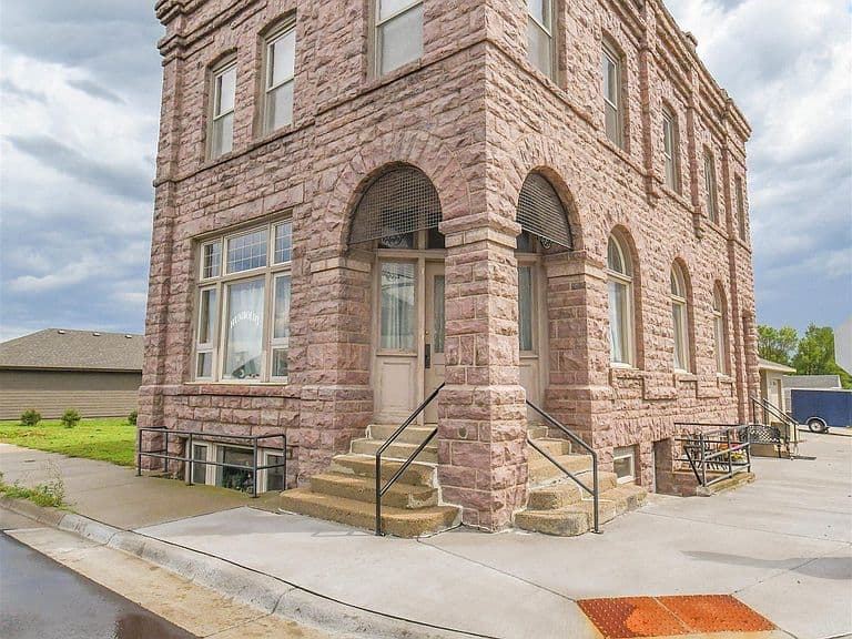 201 N Main St photo 1