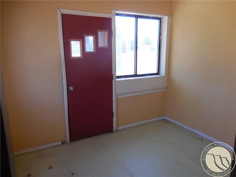 124 Lincoln Ave NW photo 2