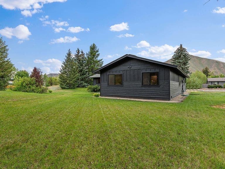 1210 Baldy View Dr photo 4