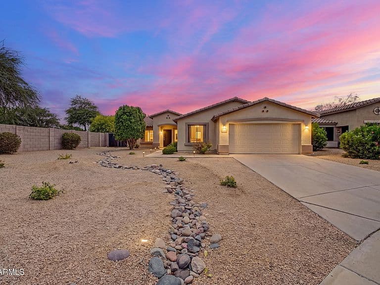 2511 E TOLEDO Court photo 3