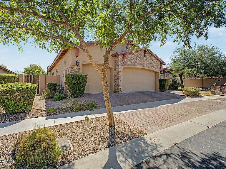 3238 E MOUNTAIN VILLAGE Circle photo 2
