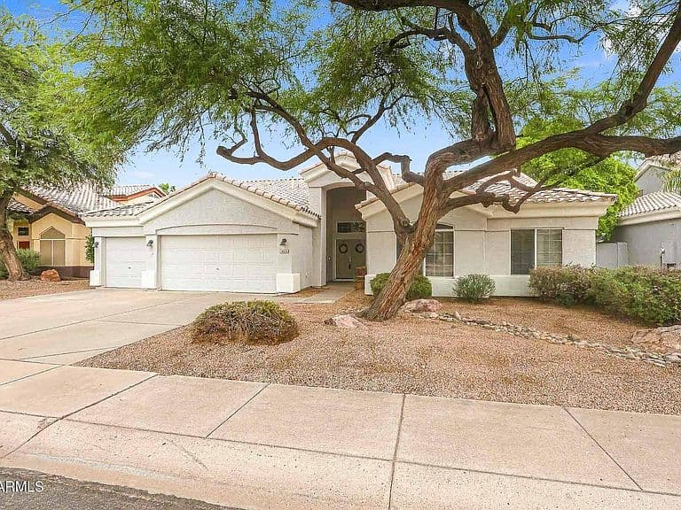4506 E OLIVE Avenue photo 2