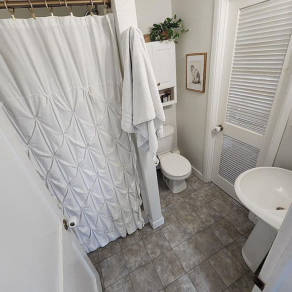 1604 Lewis Blvd photo 4