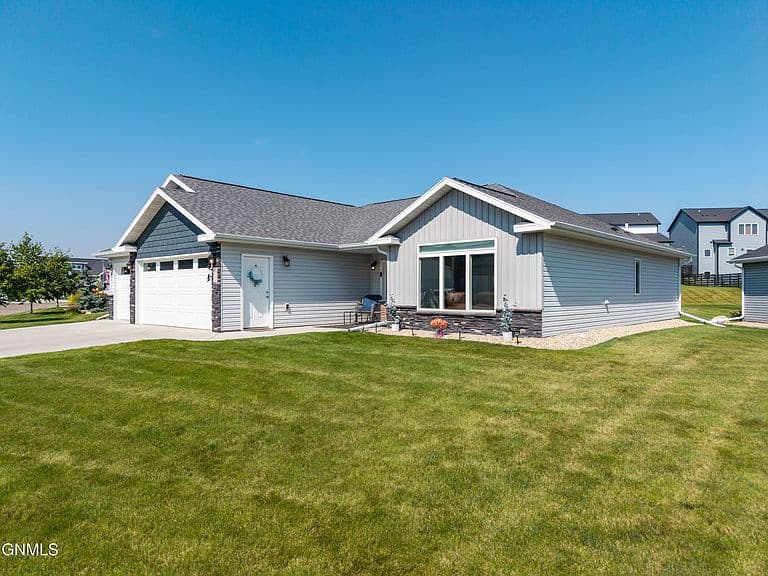 4813 Cornice Dr photo 2