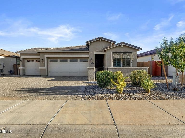 40425 W Agave Road photo 2