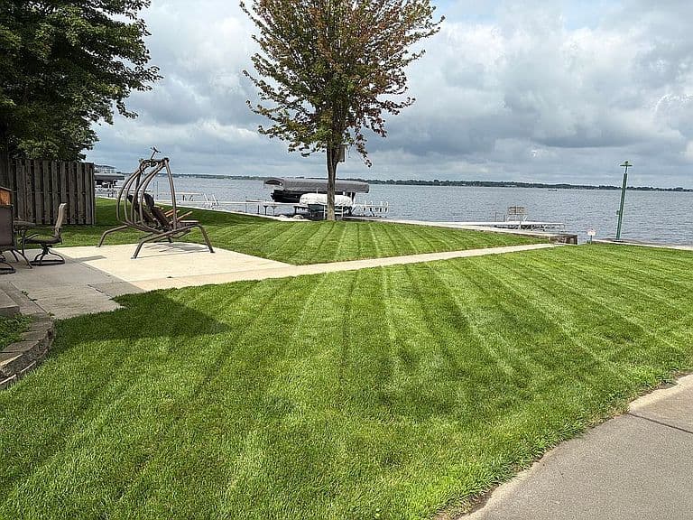 570 S Lake Dr photo 5