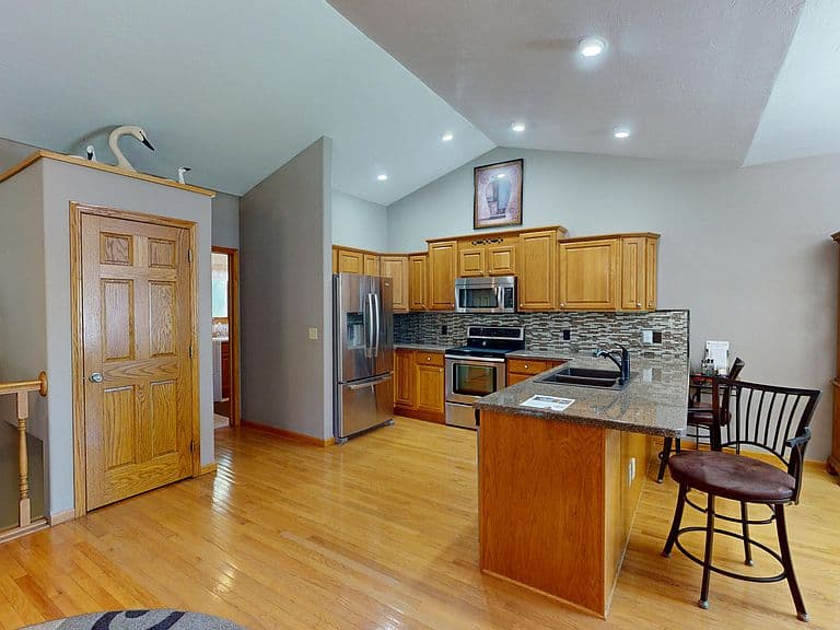 1100 Sunnyside Ct photo 4