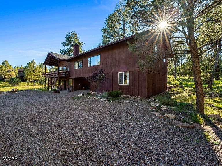 2861 Lodgepole Rd photo 2