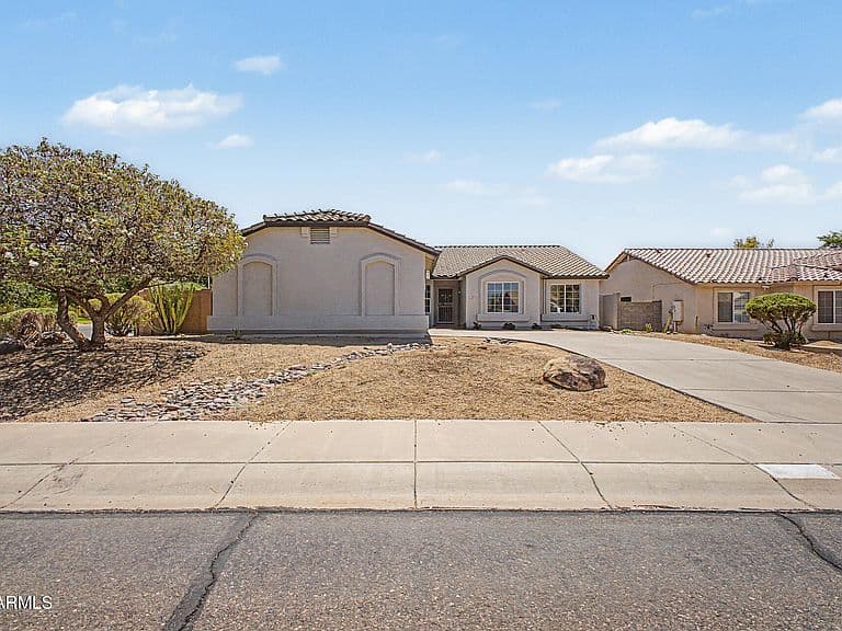 1325 E CONSTANCE Way photo 1