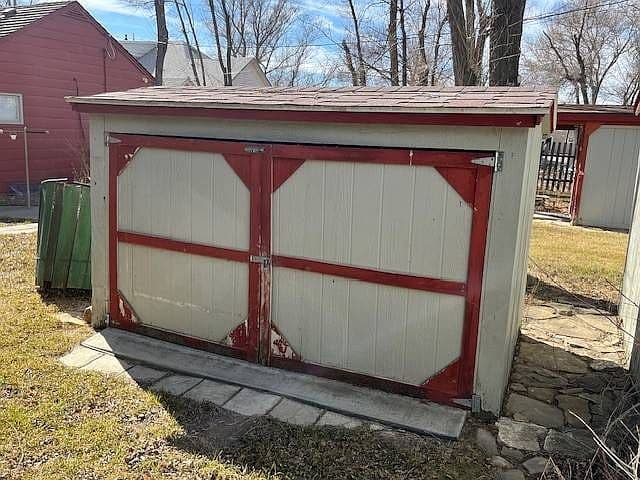 520 Edgar St photo 5