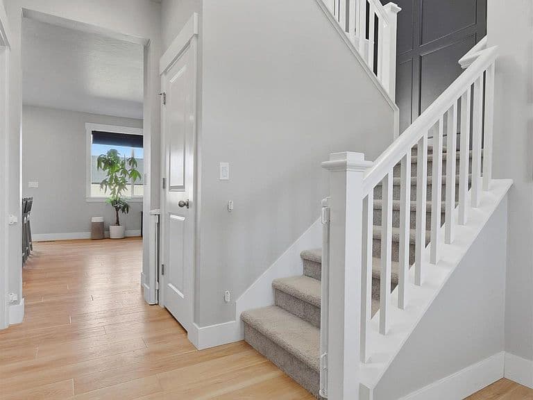 2046 W Concha St photo 3