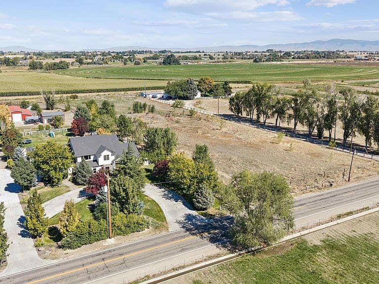 6268 W Lake Hazel Rd photo 4