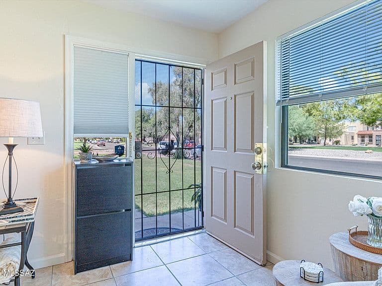 6680 E Calle La Paz photo 4