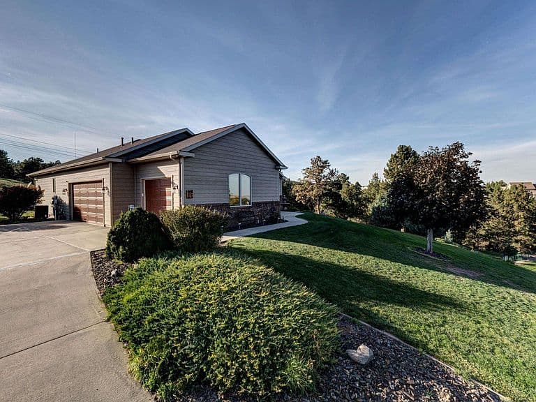 668 Middle Valley Dr photo 3