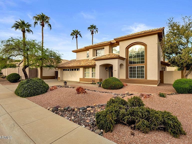 2440 E DESERT TRUMPET Road photo 3
