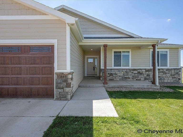 11607 Raymond Rd photo 2