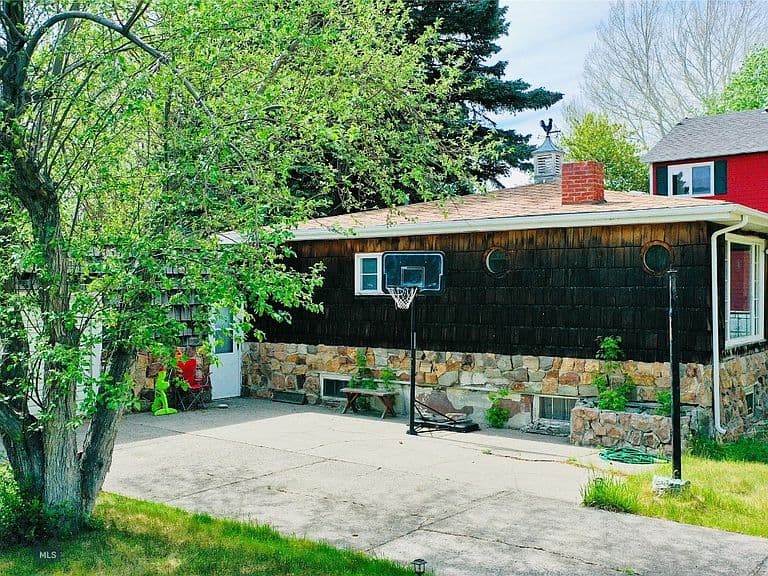 620 S 10th St photo 2