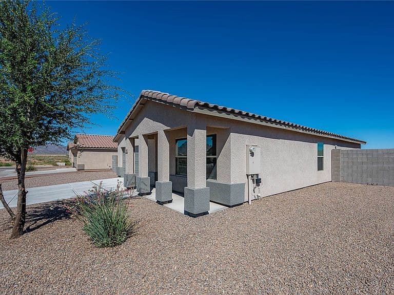 3589 E Koval Drive photo 4