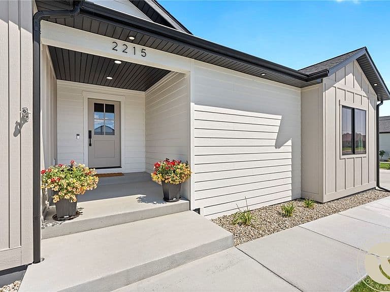 2215 Smooth Rock Ln photo 1