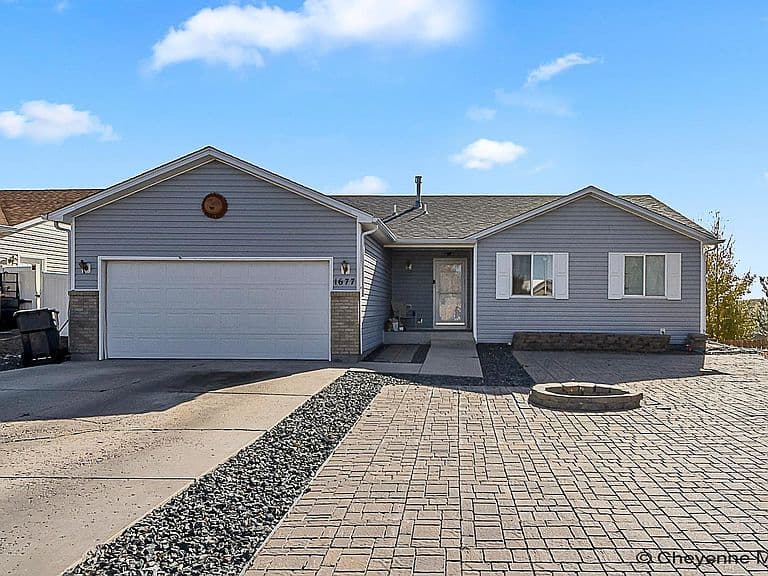 1677 Blues Dr photo 2