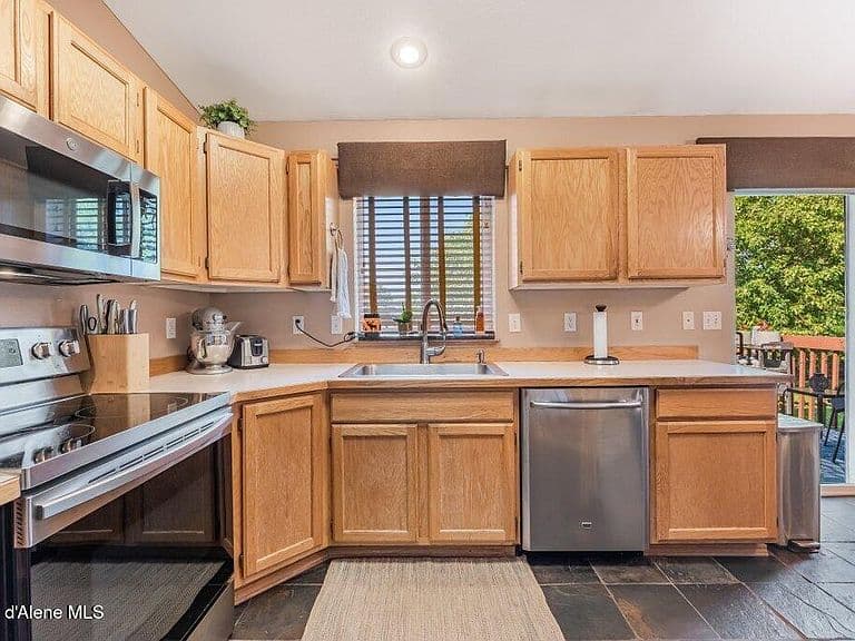 380 W Bridle Ln photo 5
