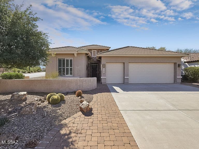 2292 E Skywalker Way photo 1