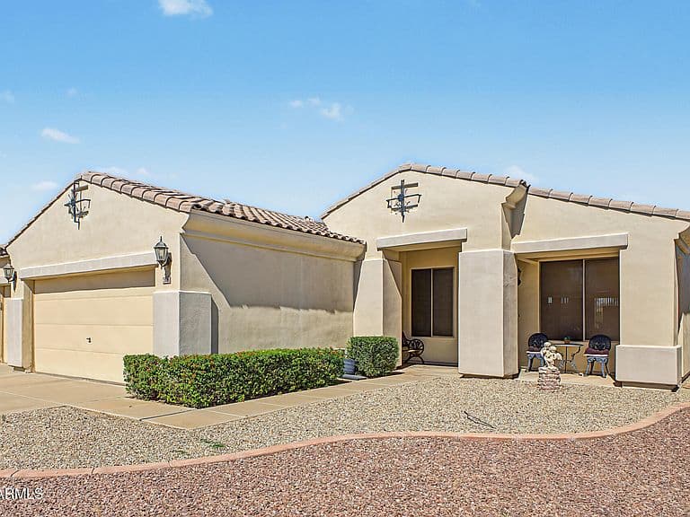 2498 E ERIE Court photo 1