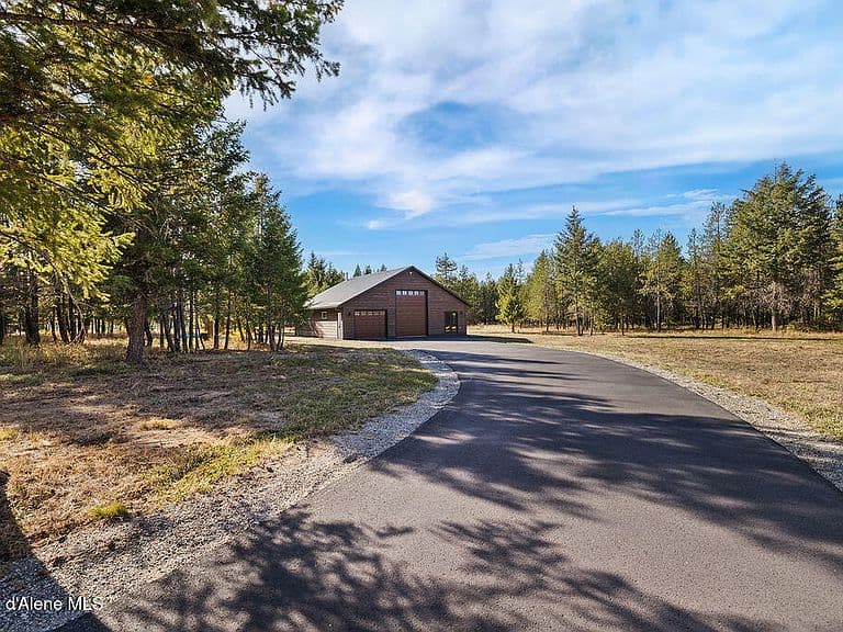 228 Cardinal Ln photo 2