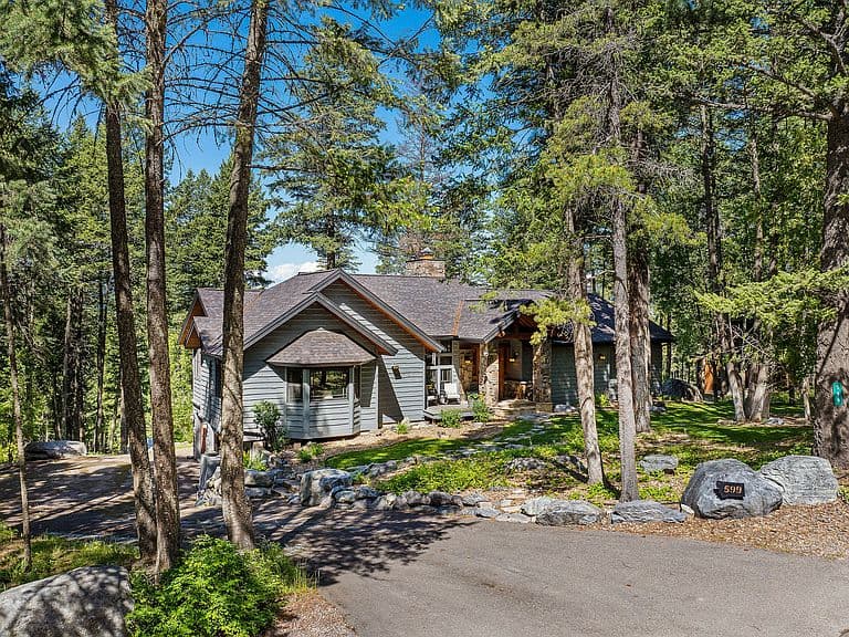 599 Pommel Dr photo 3